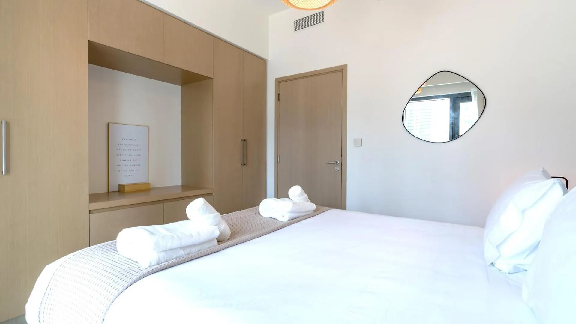 Luxury Burj Royale Modern Apt With Balcony Apartment Dubai
