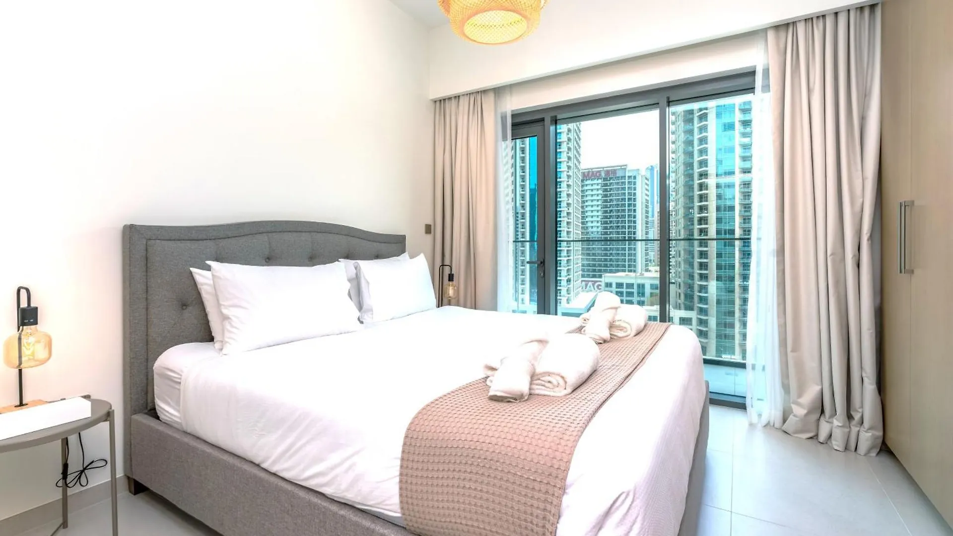 Luxury Burj Royale Modern Apt With Balcony Apartment Dubai
