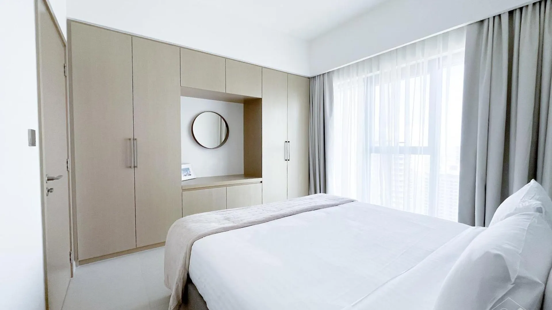 Luxury Burj Royale Modern Apt With Balcony Apartment Dubai