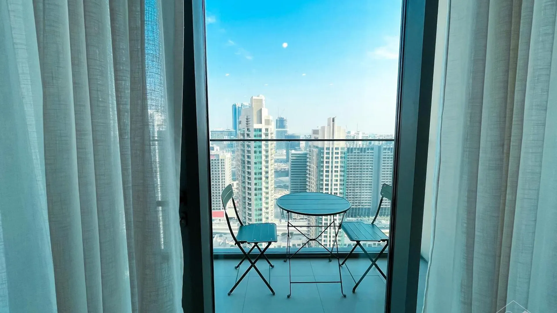 Luxury Burj Royale Modern Apt With Balcony Apartment Dubai