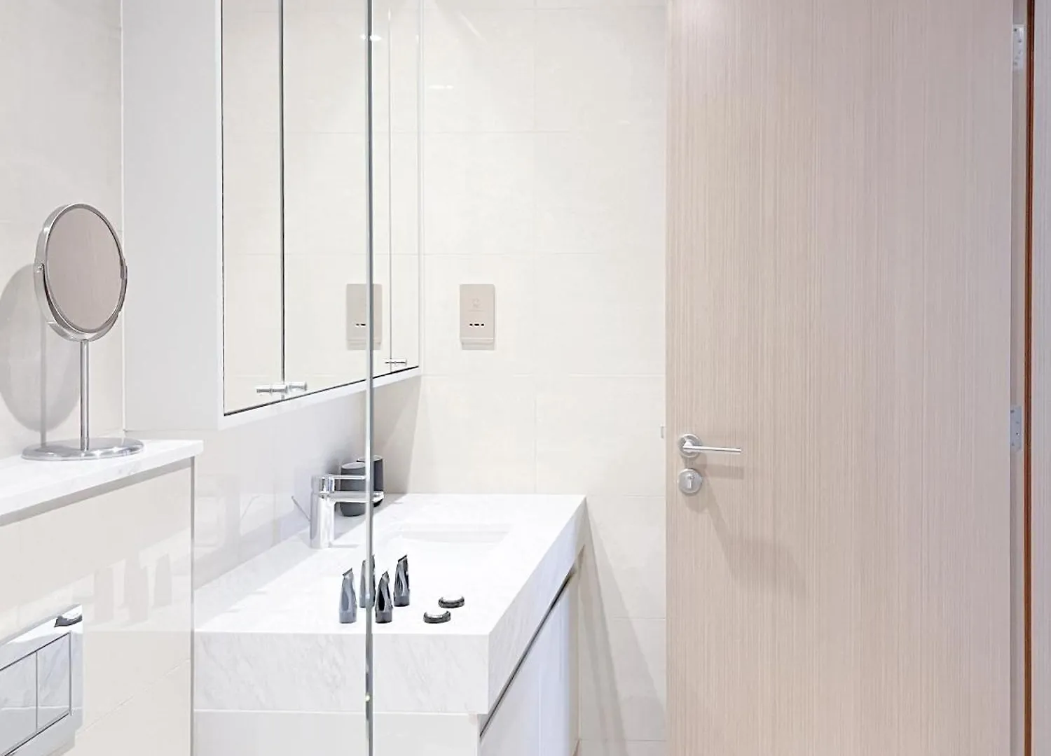 Luxury Burj Royale Modern Apt With Balcony Apartment Dubai
