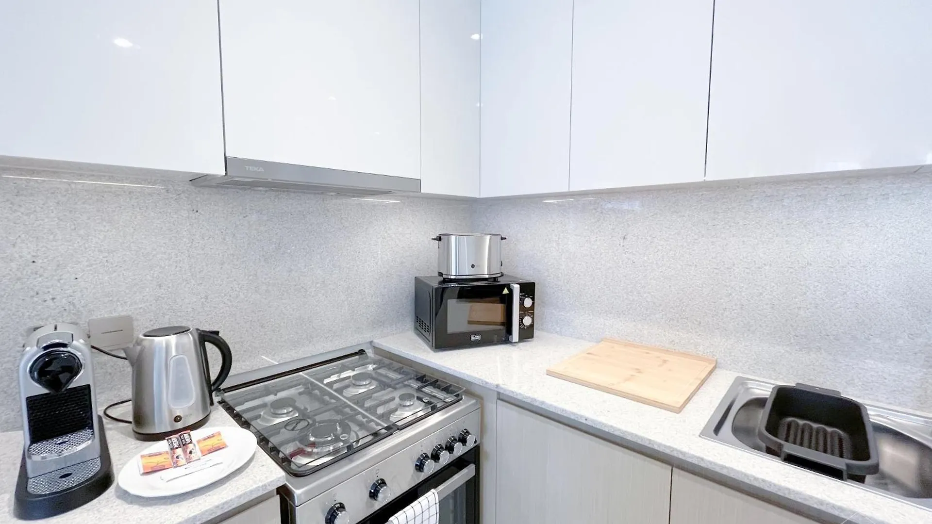 Luxury Burj Royale Modern Apt With Balcony Apartment Dubai