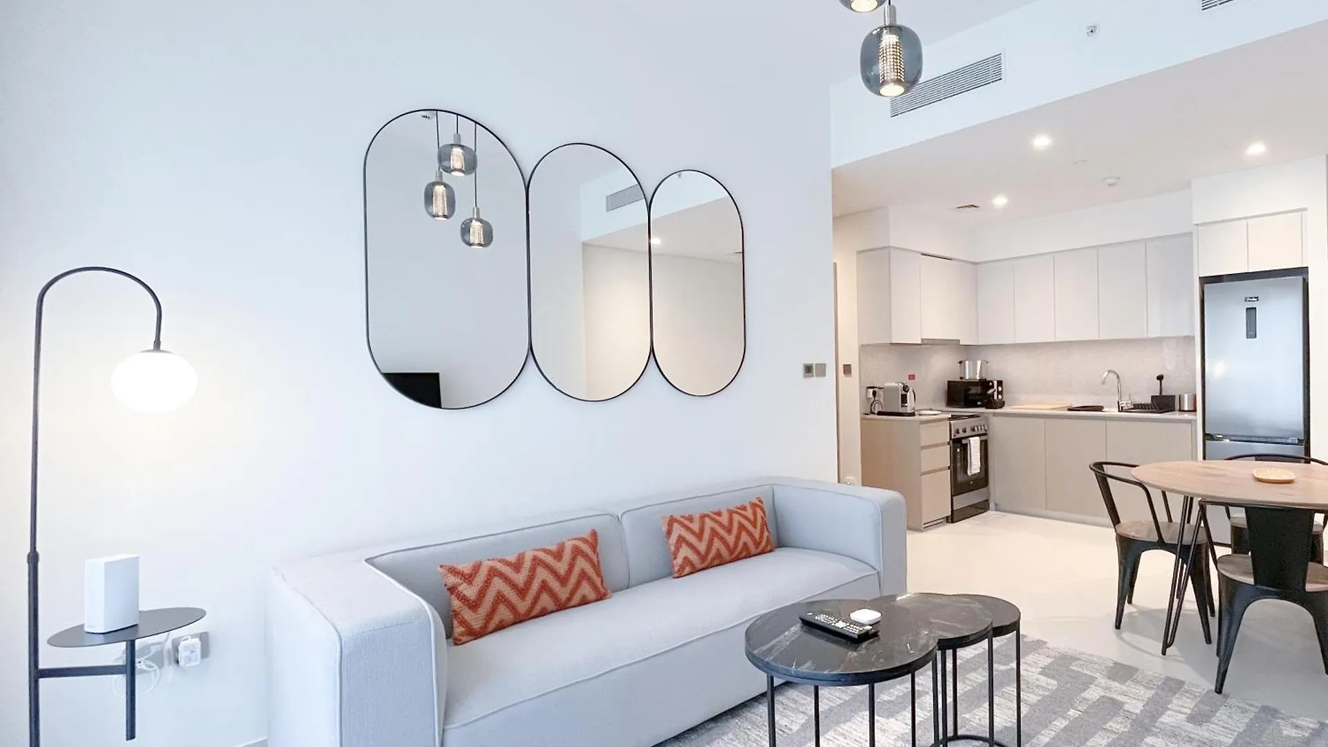 Luxury Burj Royale Modern Apt With Balcony Apartment Dubai