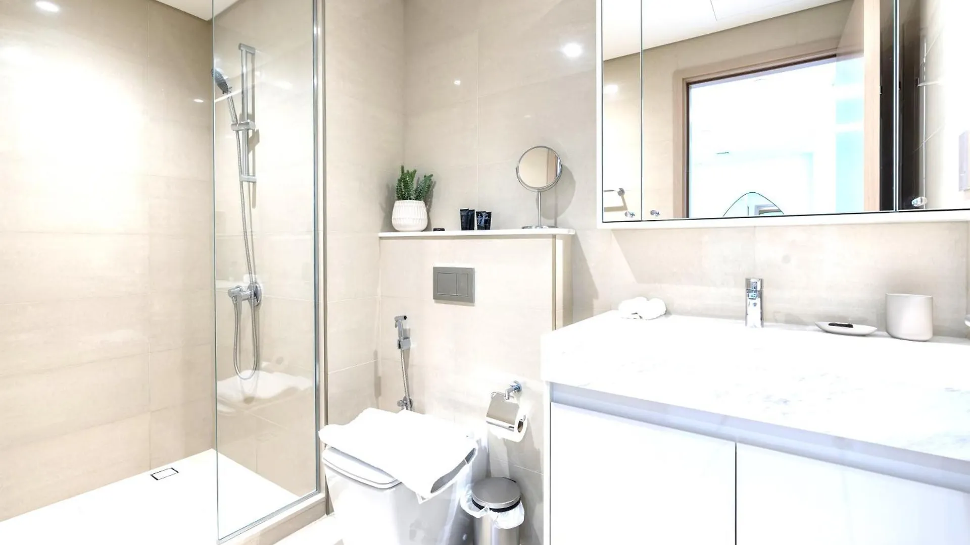 Luxury Burj Royale Modern Apt With Balcony Appartement Dubai