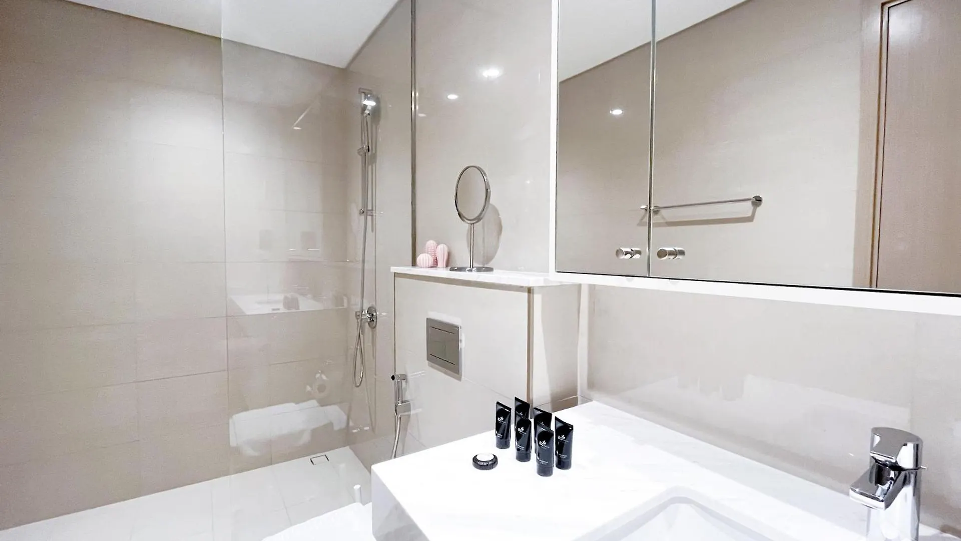 Luxury Burj Royale Modern Apt With Balcony Appartement Dubai